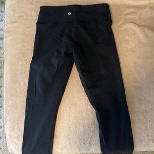 Size 4 Lulu lemon Cropped leggings